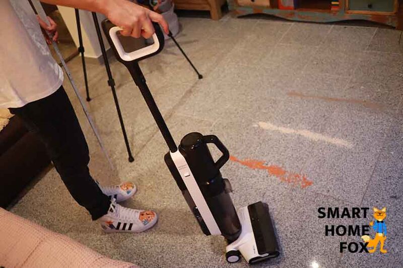 Man sieht den kompletten Tineco Floor One S5 Combo.